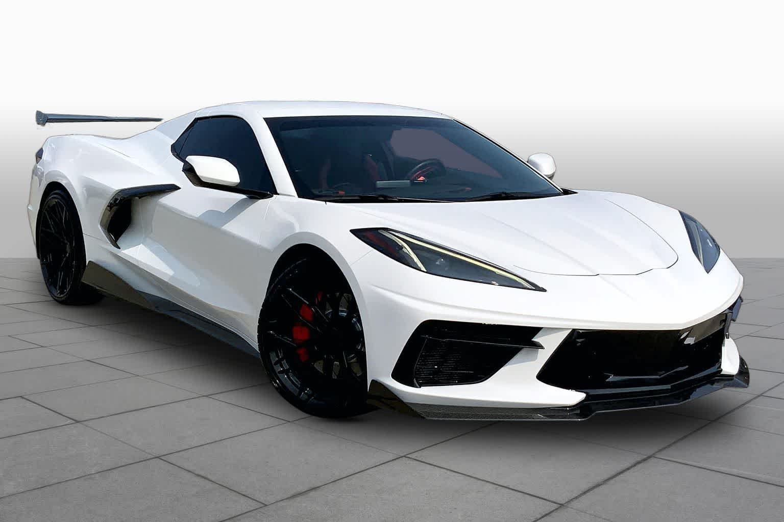 Used 2022 Arctic White Chevrolet 2LT image 3