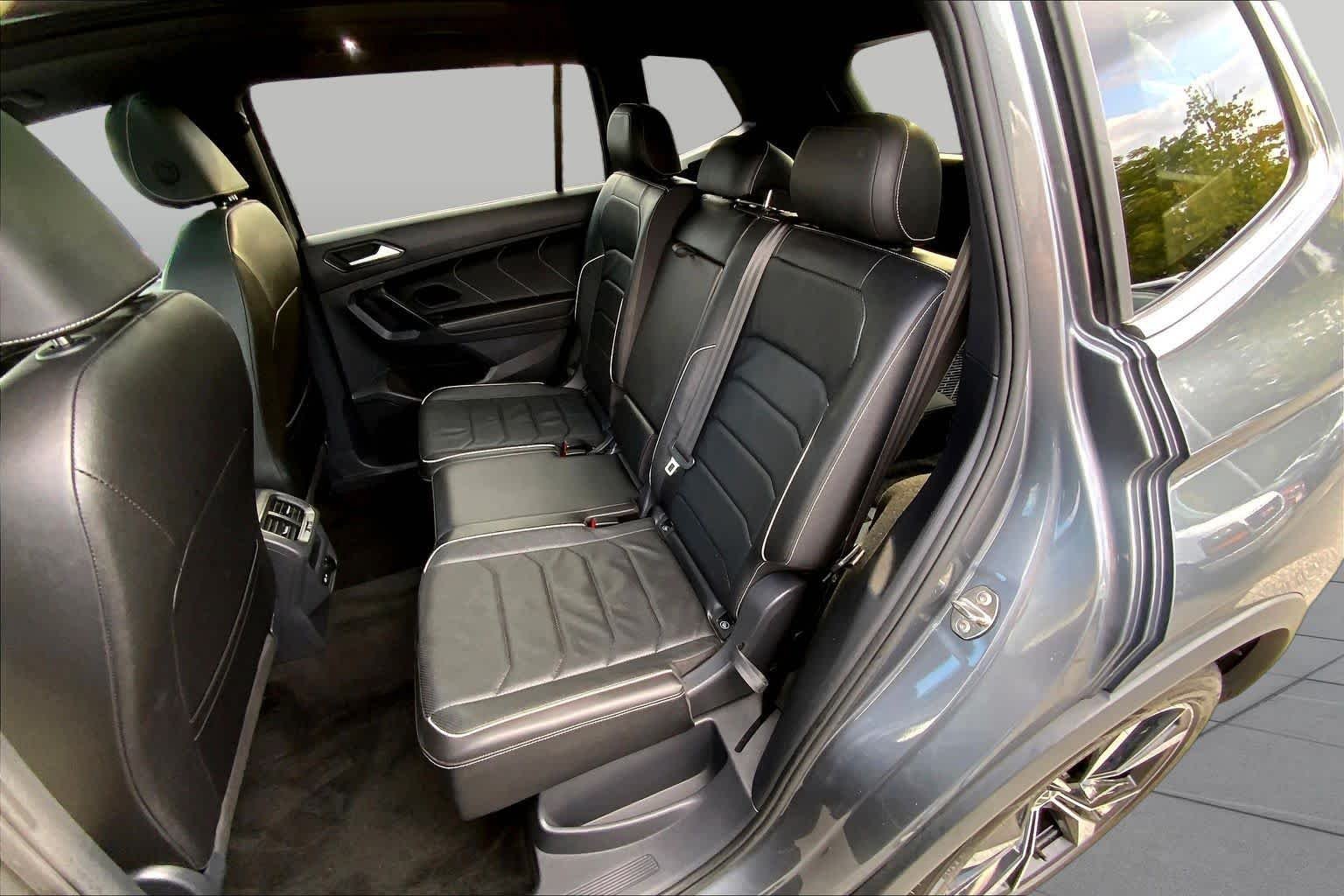 Used 2023 Platinum Gray Metallic Volkswagen SEL R-Line image 21