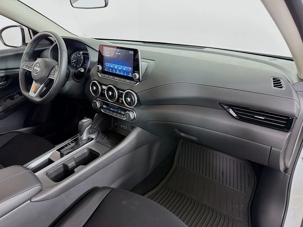 Used 2025 Aspen White Tricoat Nissan SV image 27
