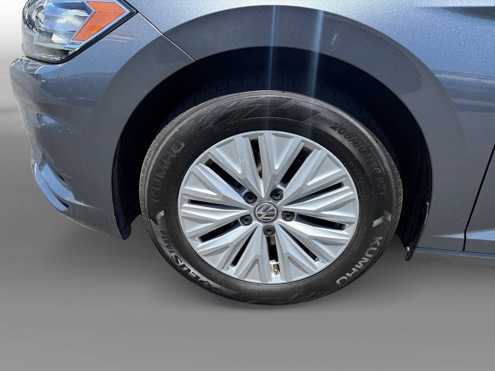Used 2019 Platinum Gray Metallic Volkswagen 1.4T S image 9