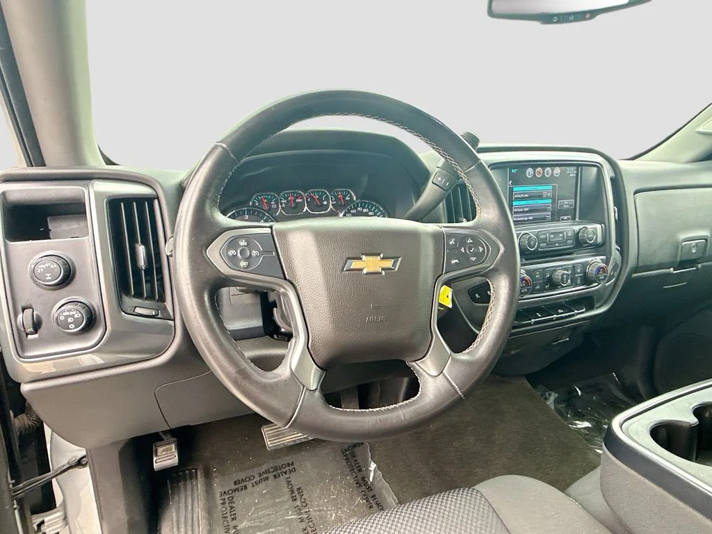 Used 2017 Silver Chevrolet LT image 11