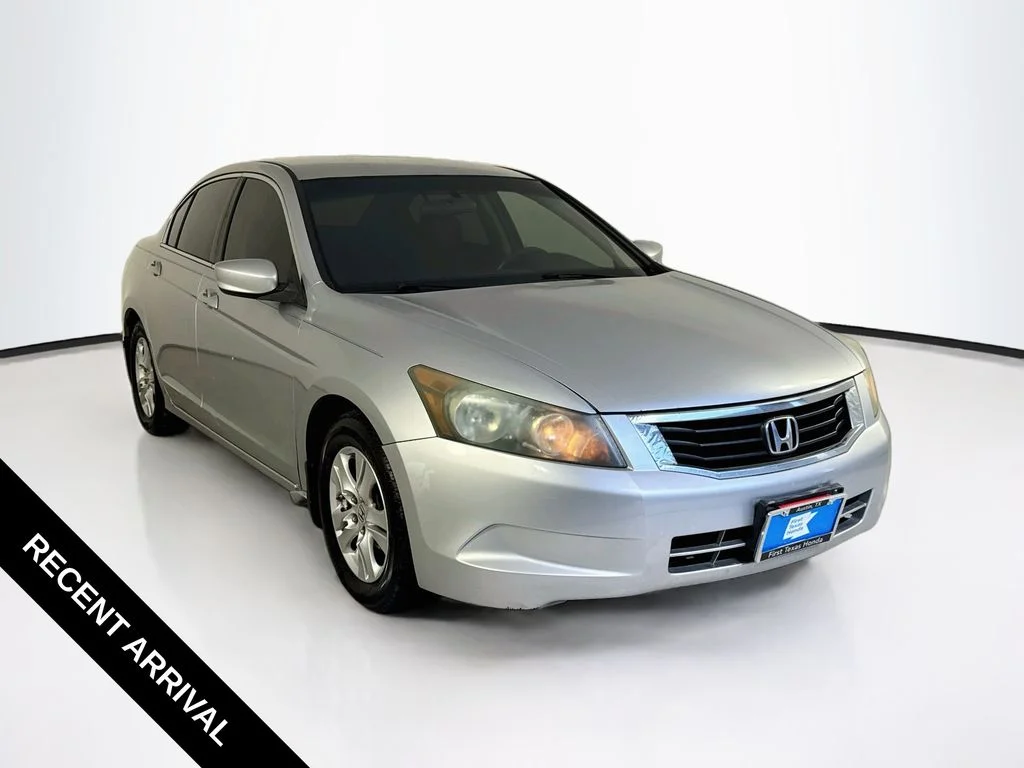Used 2008 Silver Honda LX image 1