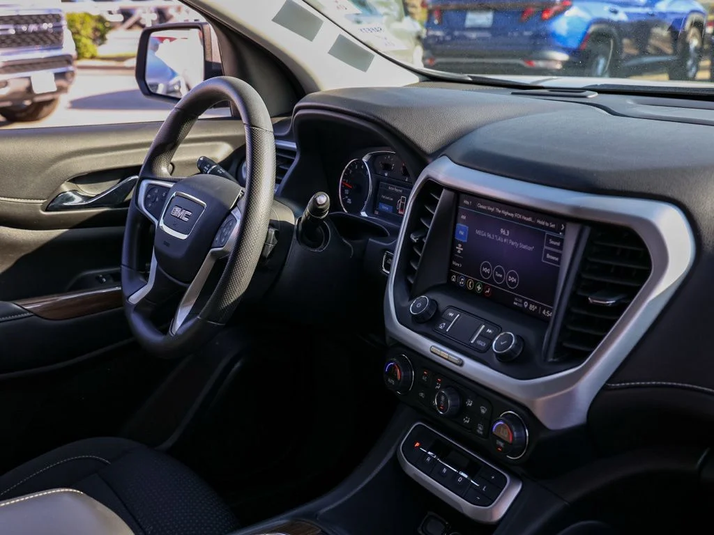 Used 2022 Gray GMC SLE image 20