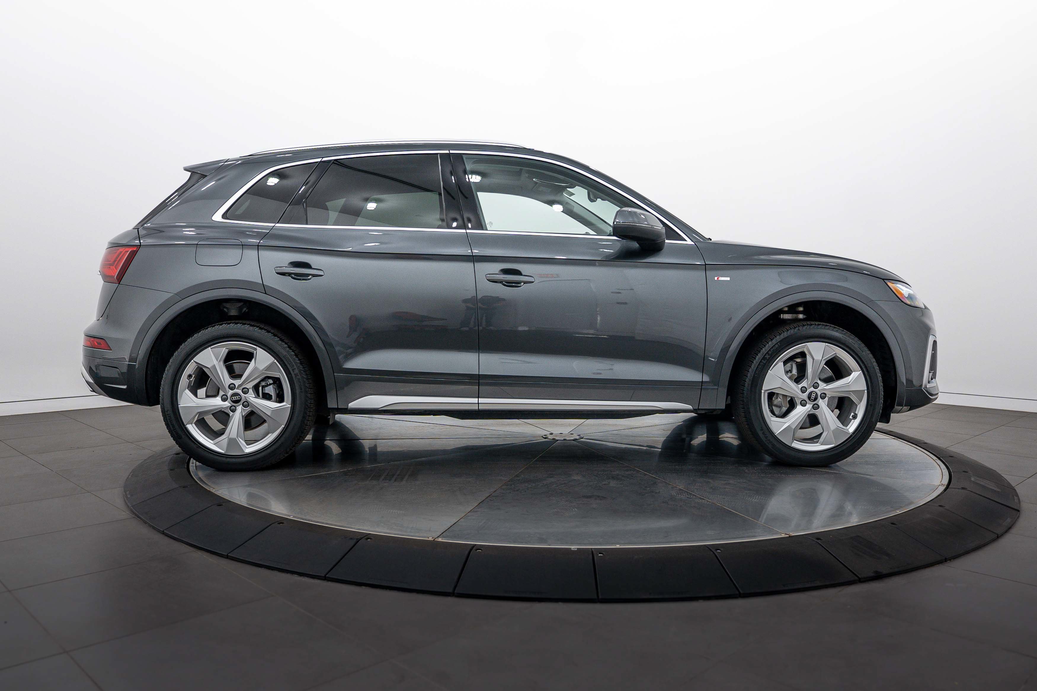 Certified Used 2023 Daytona Gray Pearl Effect Audi S line Premium Plus image 3