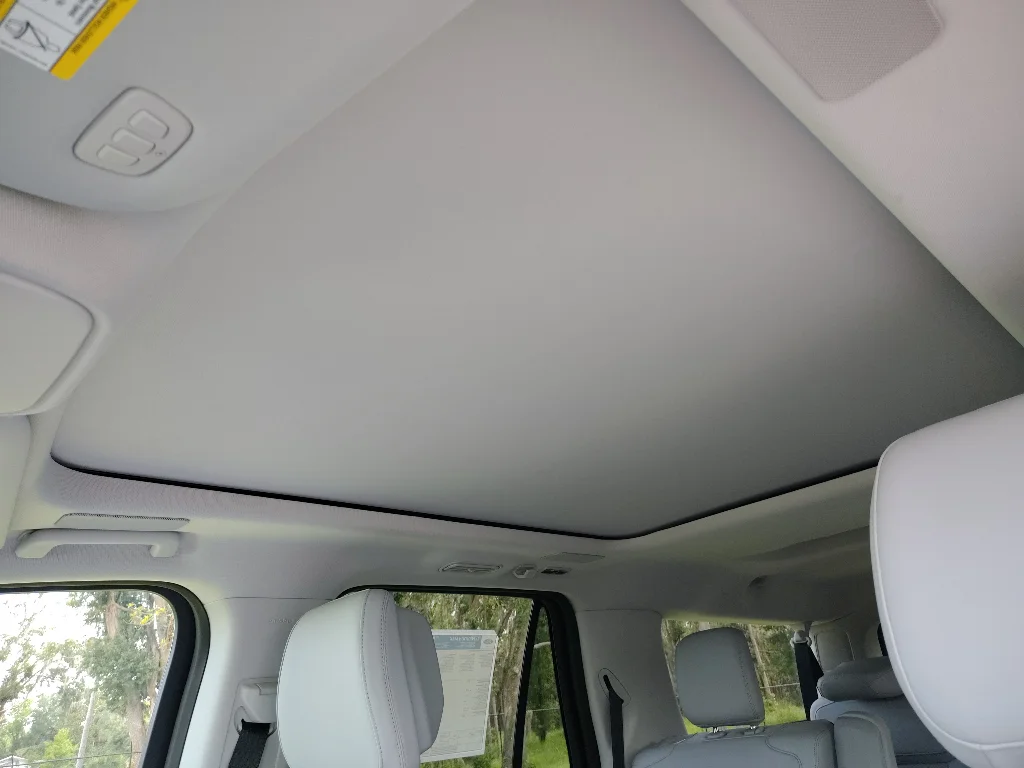 New 2027 Star White Metallic Tri-Coat Ford MAX Platinum image 24