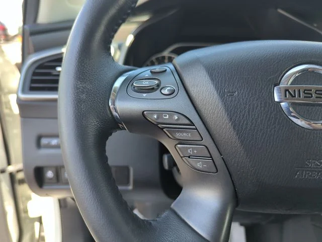 Used 2019 White Nissan Platinum image 43