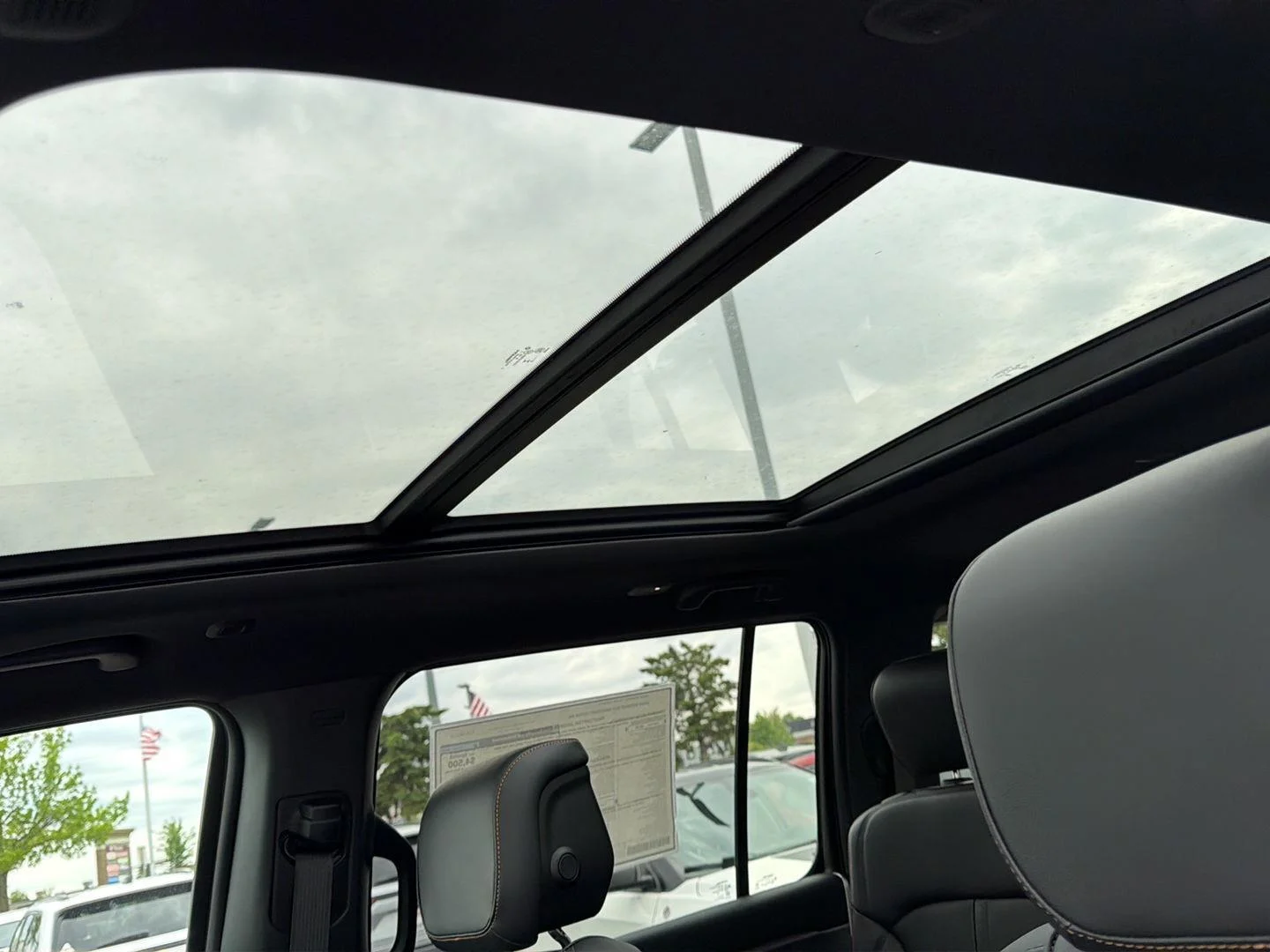 New 2026 Bright White Clear-Coat Exterior Paint Jeep 85th Anniversary image 19