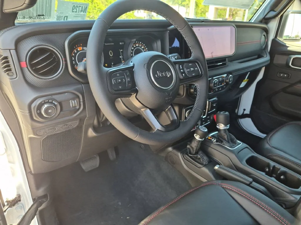 New 2027 White/off-white Jeep Rubicon X image 35