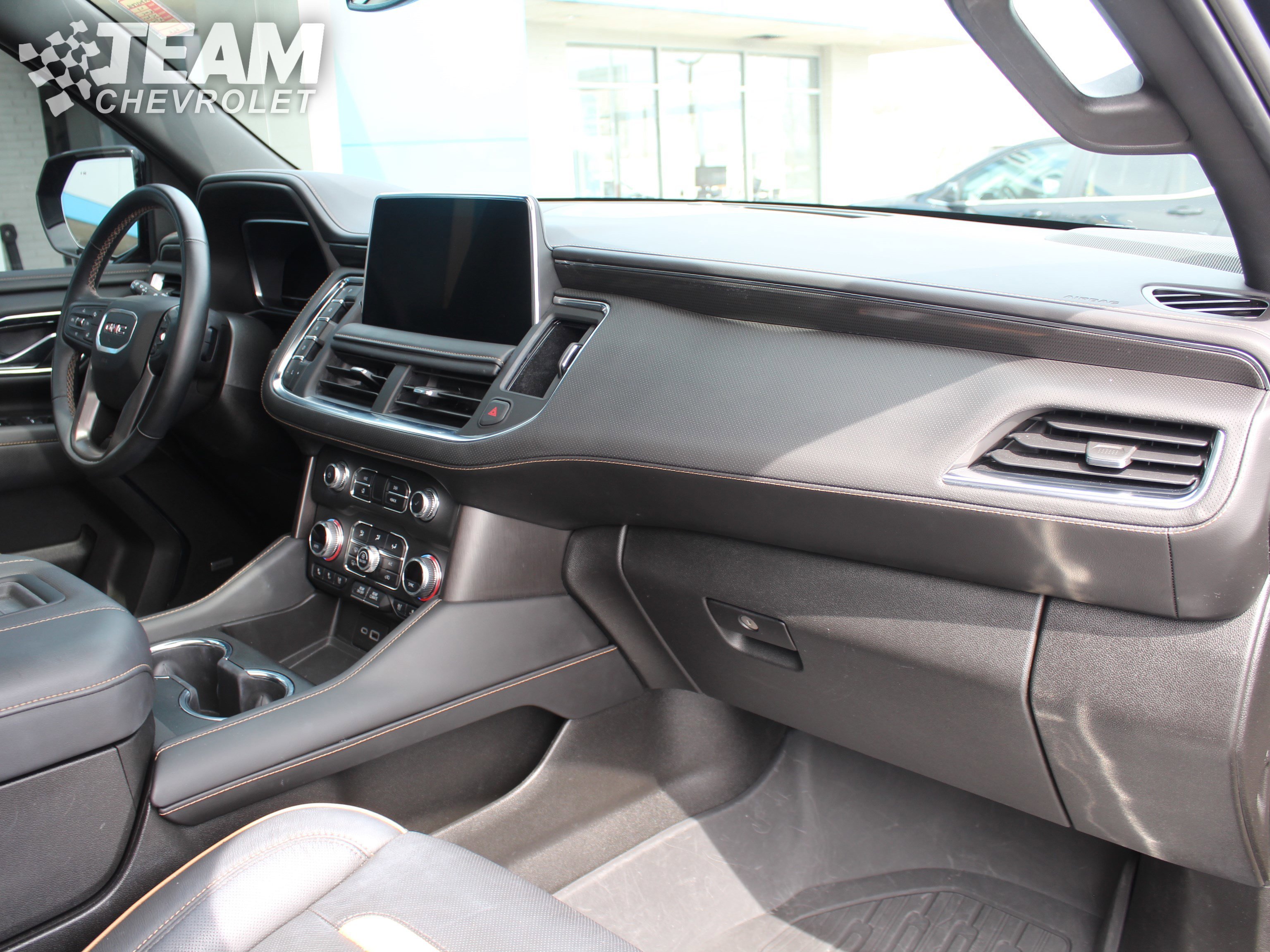 2023 GMC Yukon AT4 - Photo 28