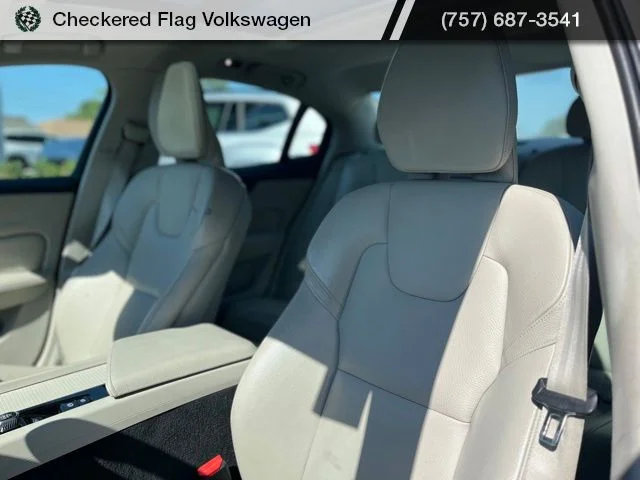 Used 2020 Birch Light Metallic Volvo T5 Momentum image 20