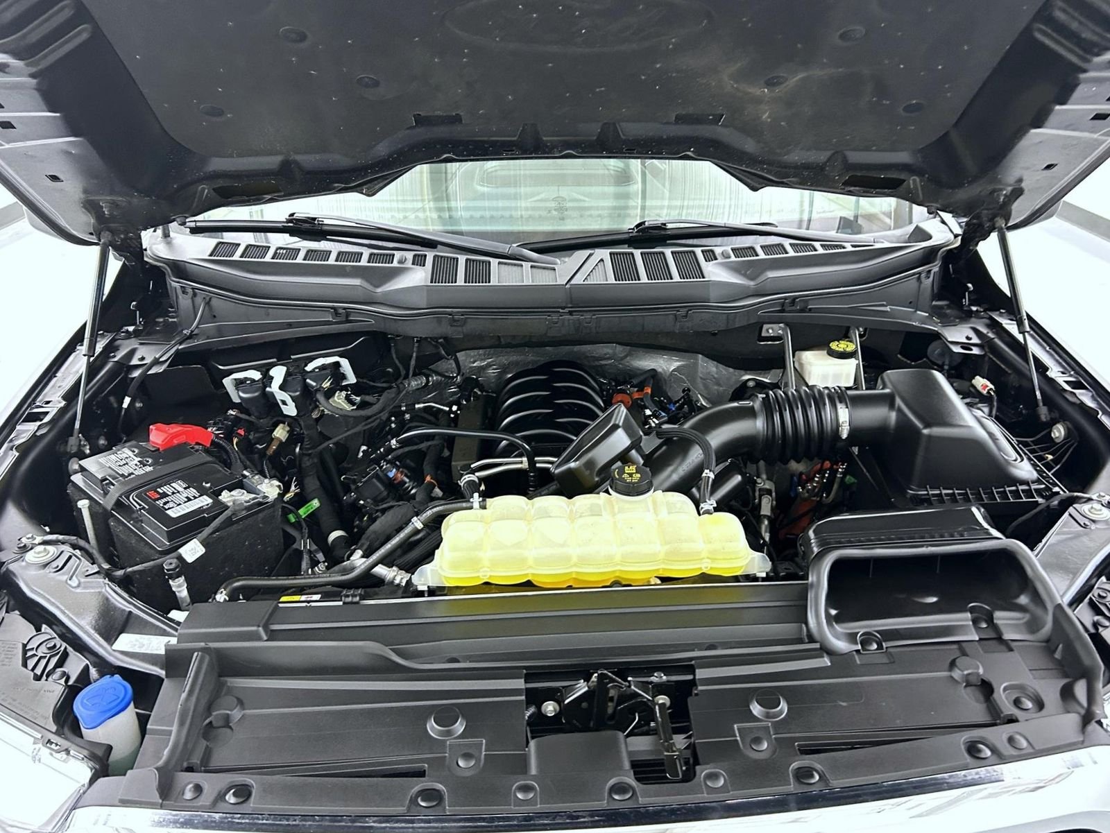 Used 2022 Blue Ford XLT image 25