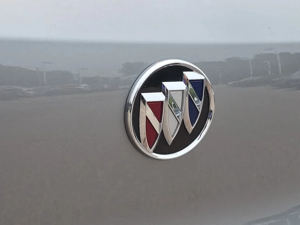 Used 2023 Moonstone Gray Metallic Buick Select image 24