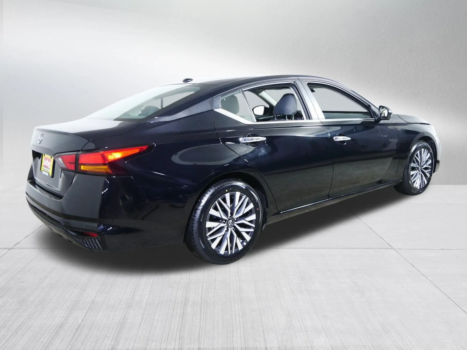Used 2025 Super Black Nissan SV image 7