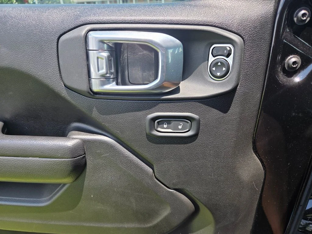 Used 2025 Black Jeep Rubicon image 19