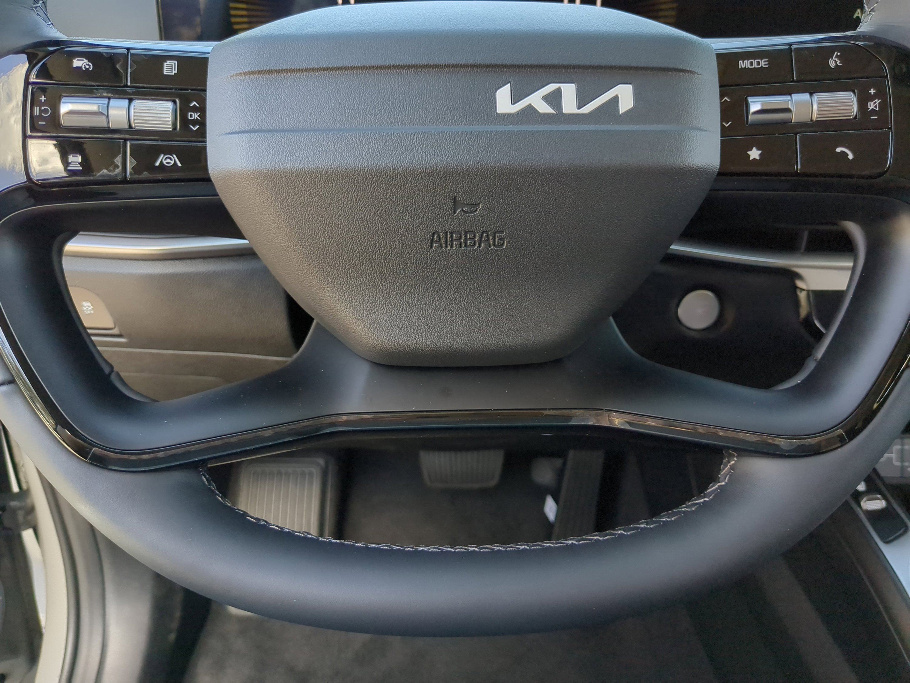 New 2026 Wolf Gray Kia S image 12