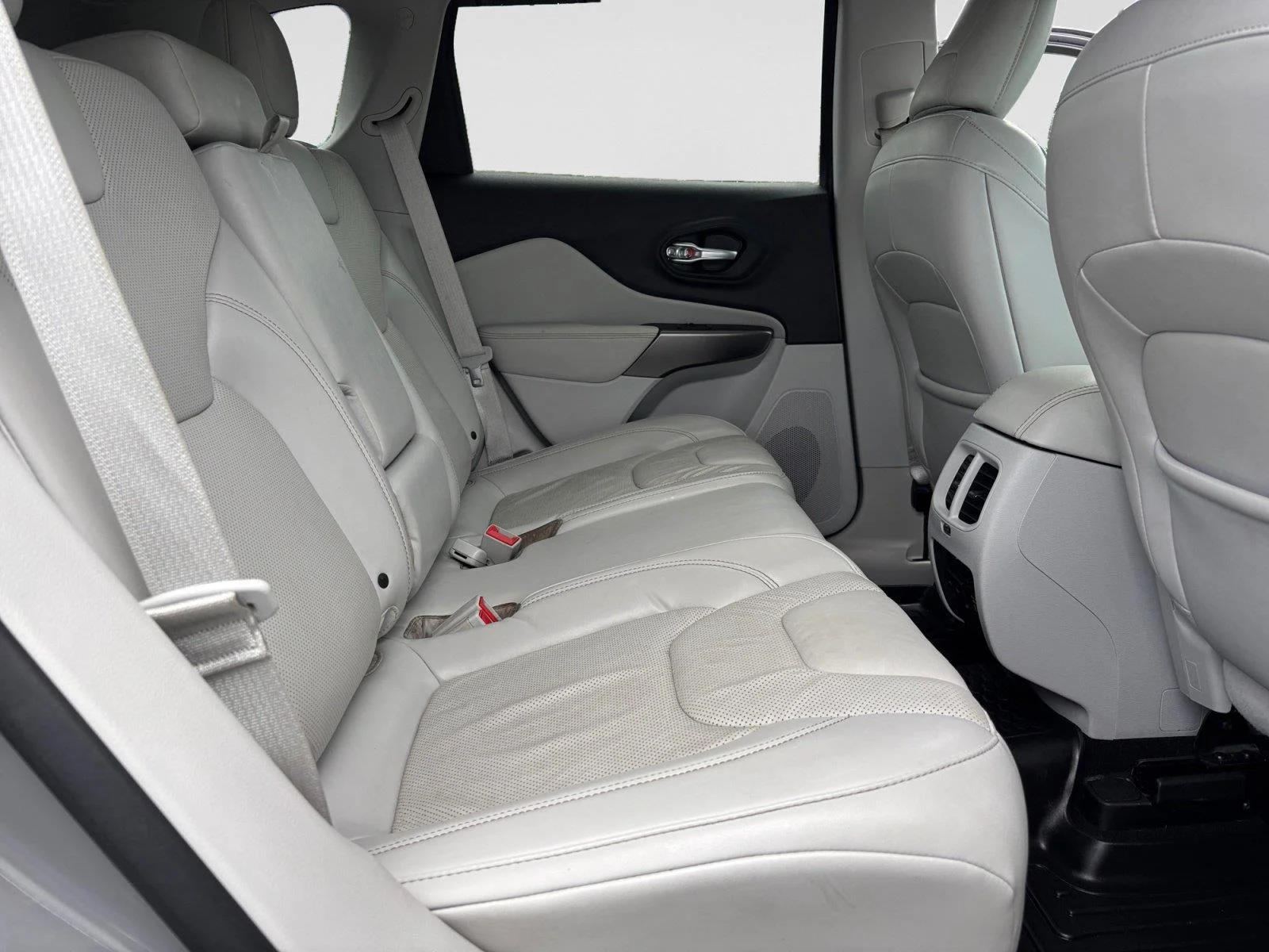 Used 2019 Sting-Gray Clearcoat Jeep Limited image 41