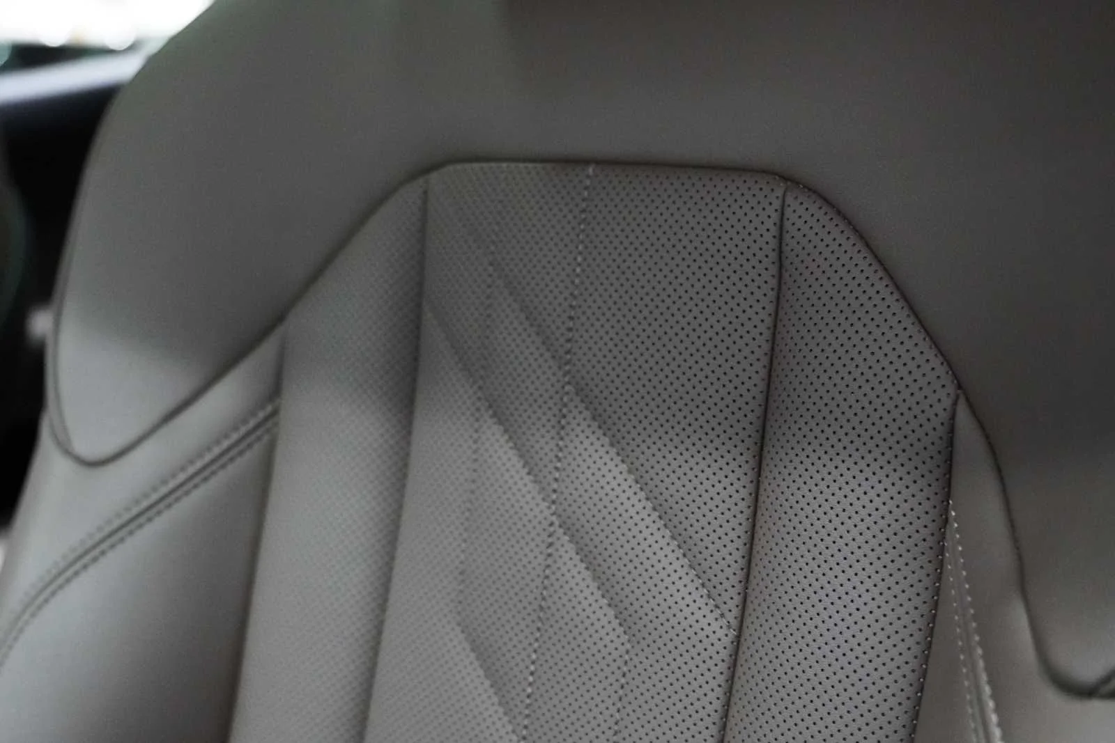 Certified Used 2025 Skyscraper Gray Metallic BMW 30 xDrive image 12