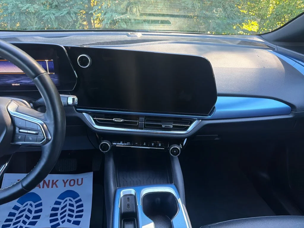 2024 Chevrolet Equinox EV LT - Photo 48