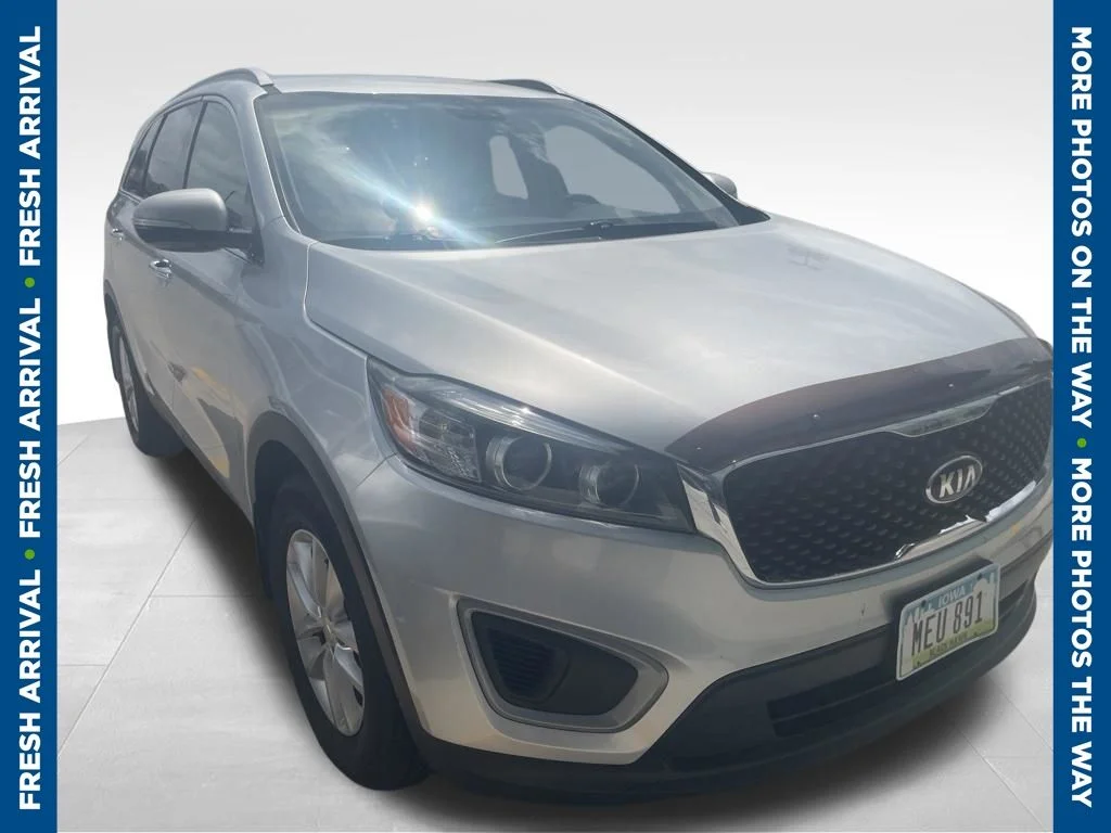 Used 2017 Silver Kia LX image 1