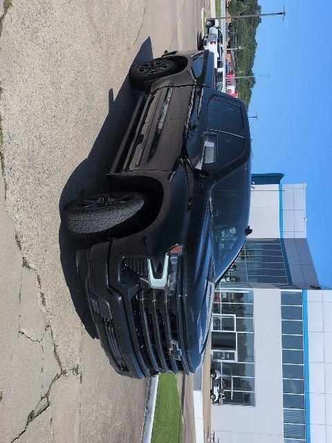 Used 2025 Black Chevrolet High Country image 2