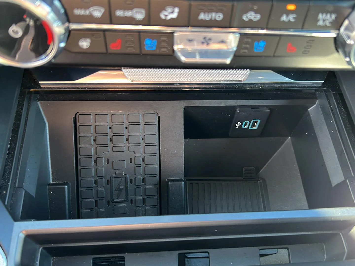 Used 2024 Antimatter Blue Ford Platinum image 18