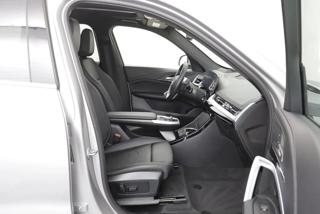 Certified Used 2026 Silver BMW xDrive28i image 17