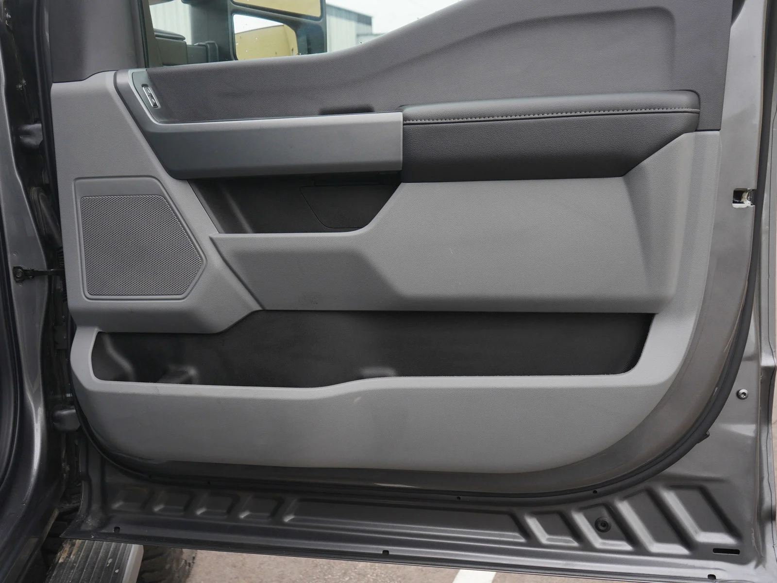 Used 2024 Carbonized Gray Metallic Ford XLT image 11