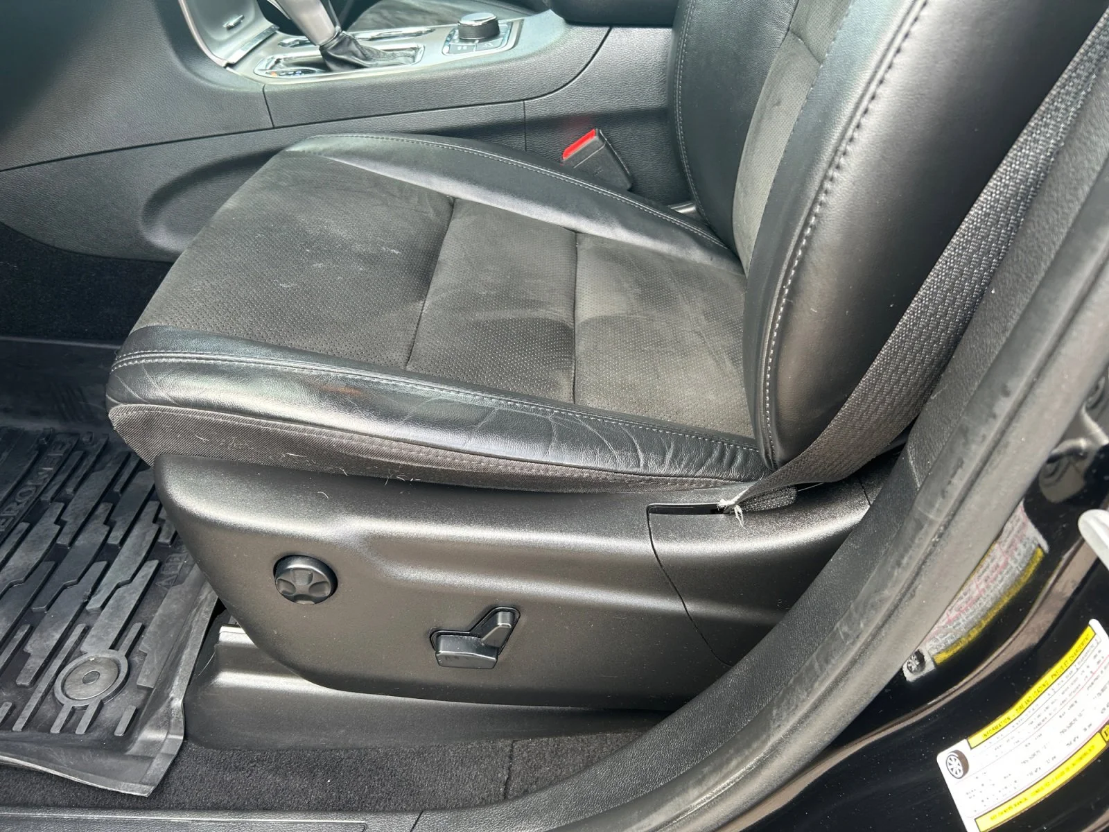 Used 2019 Diamond Black Crystal Pearl Jeep ALTITUDE image 14