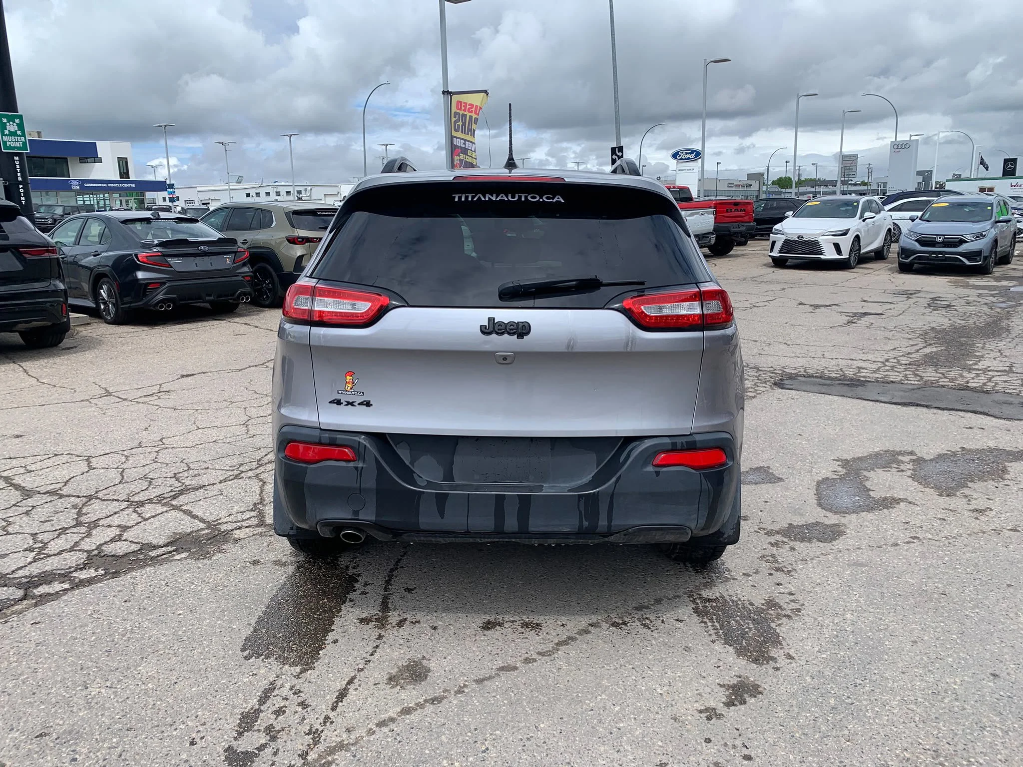 Certified Used 2018 Gray Jeep Sport image 13
