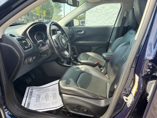 Used 2019 Jazz Blue Pearlcoat Jeep Limited image 13