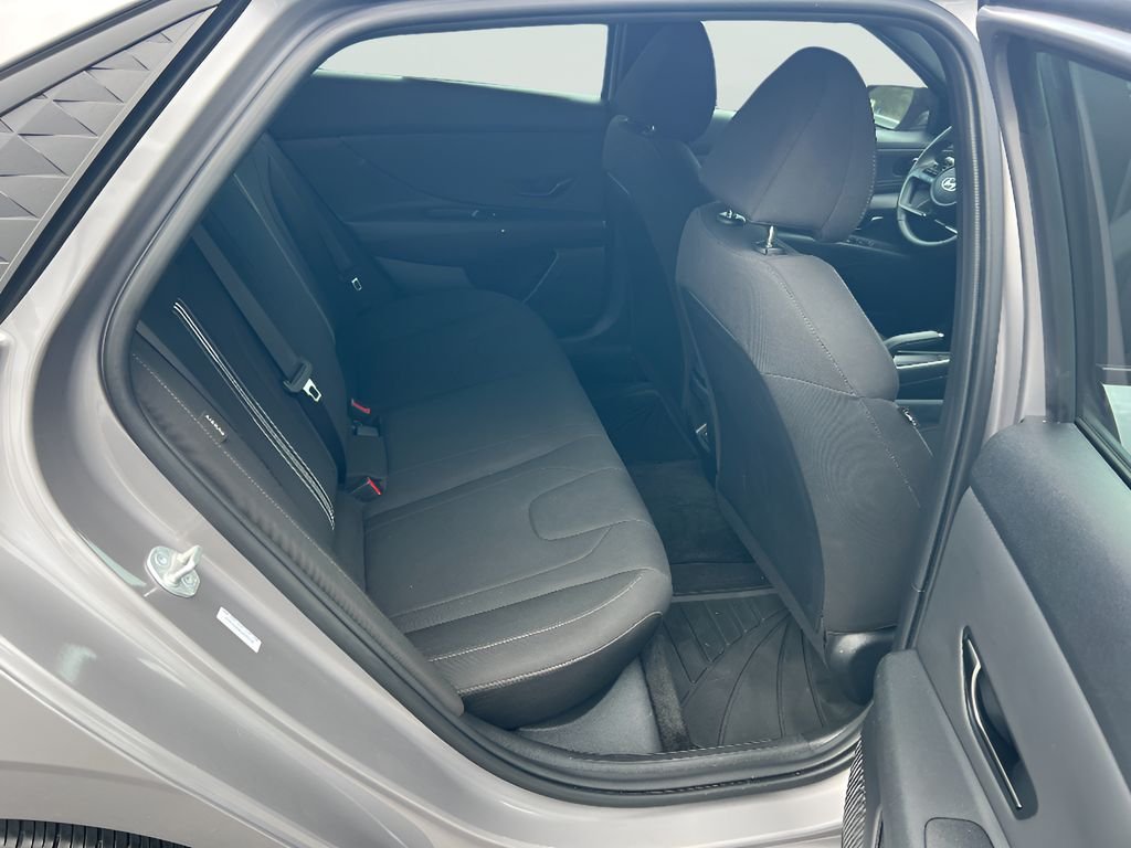 2025 Hyundai Elantra SEL - Photo 17