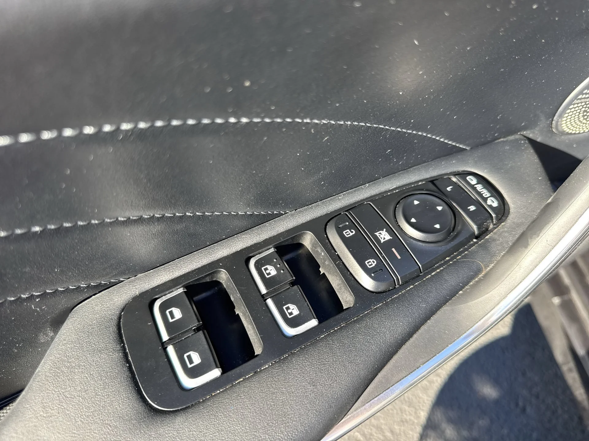 2023 Kia Stinger GT2 - Photo 13