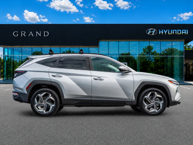 Used 2023 Silver Hyundai SEL image 7