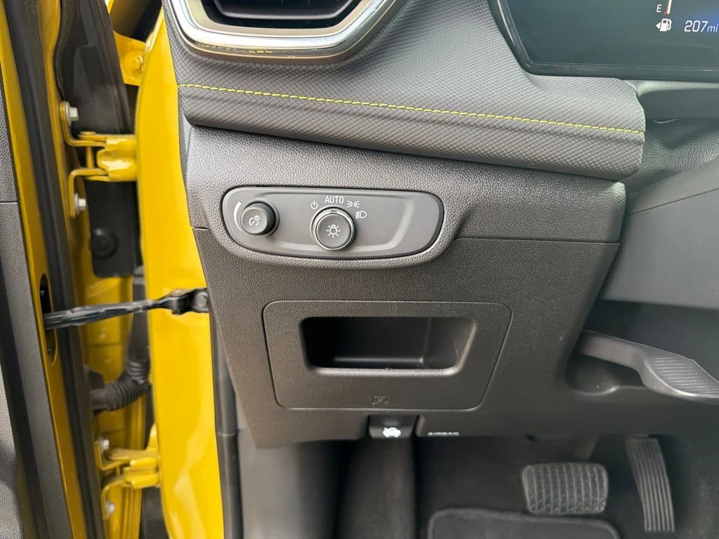 Used 2025 Yellow Chevrolet ACTIV image 8