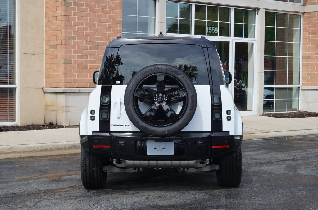 New 2026 Fuji White Land Rover X-Dynamic SE image 5