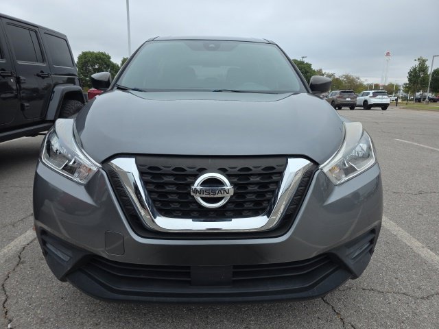Used 2020 Gray Nissan S image 2