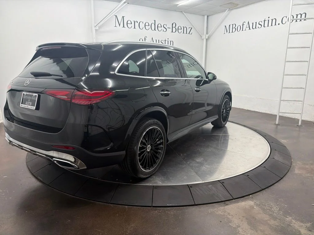 New 2027 Black Mercedes-Benz GLC 300 image 7