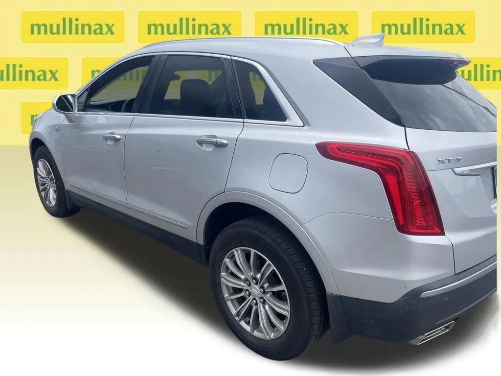Used 2017 RADIANT SILVER METALLIC Cadillac Luxury FWD image 6