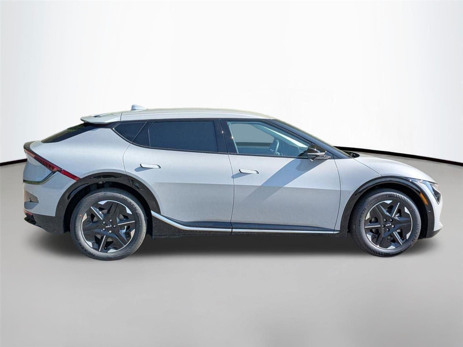2025 Kia EV6 Wind - Photo 6