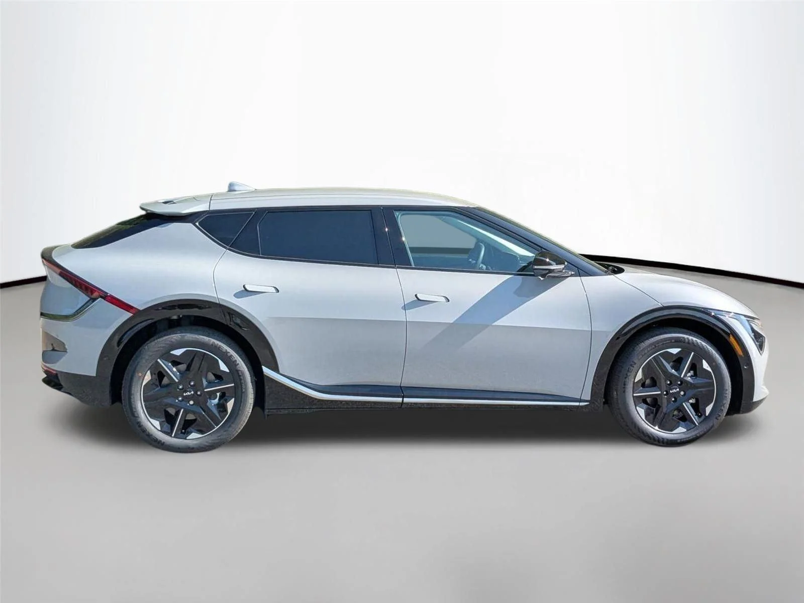2025 Kia EV6 Wind - Photo 6