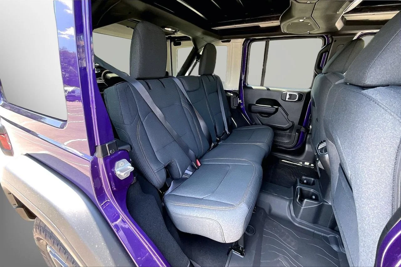 New 2026 Reign Jeep Sport S image 17