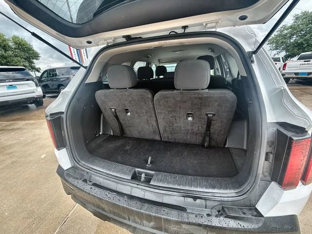 Used 2023 White Kia LX image 25