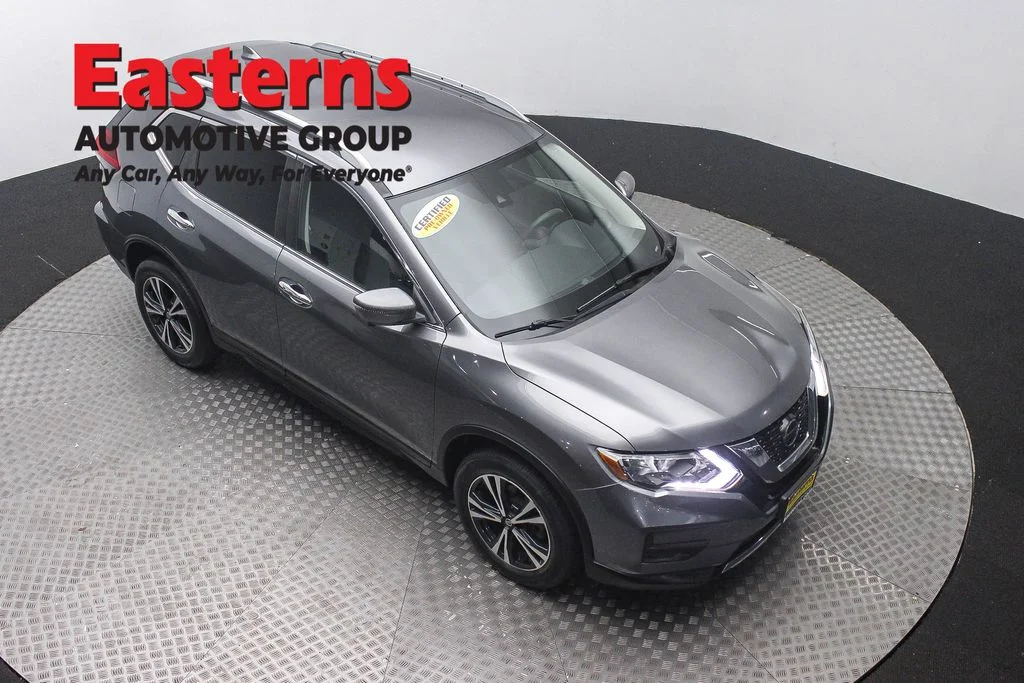 Used 2020 Gray Nissan SV image 3