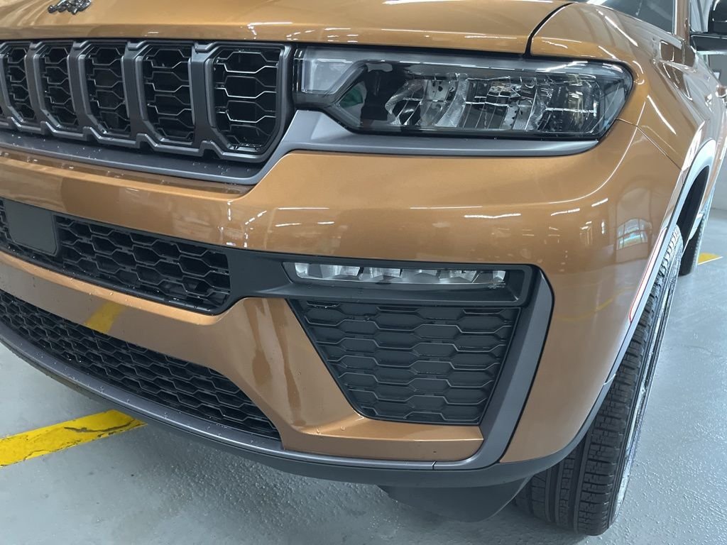 New 2026 Copper Shino Metallic Clear-Coat Exterior Paint Jeep Limited image 10