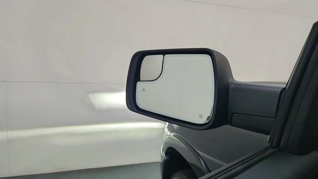 New 2026 Diamond Black Crystal Pearl-Coat Exterior Paint RAM Big Horn/Lone Star image 20