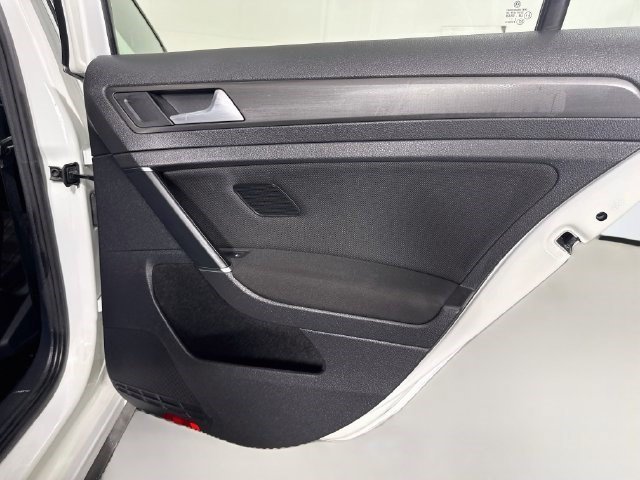 Used 2019 Pure White Volkswagen Autobahn image 23