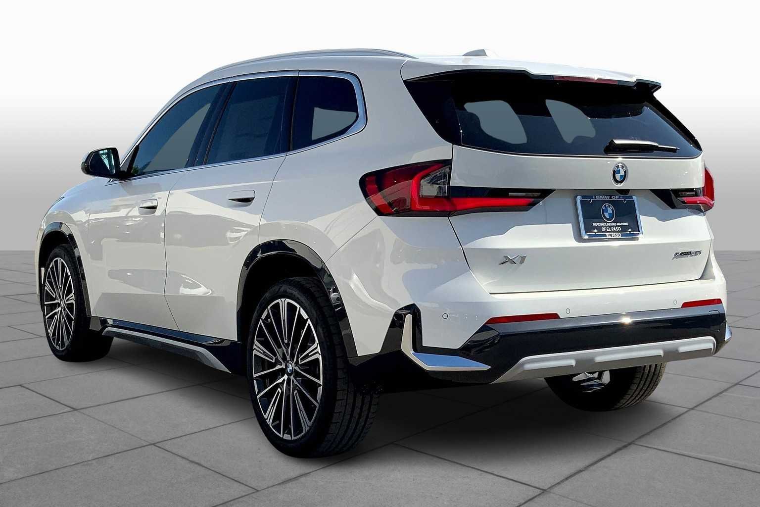 New 2025 Alpine White BMW xDrive28i image 10