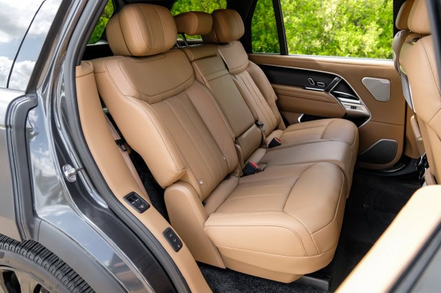 Used 2025 Gray Land Rover Autobiography image 47