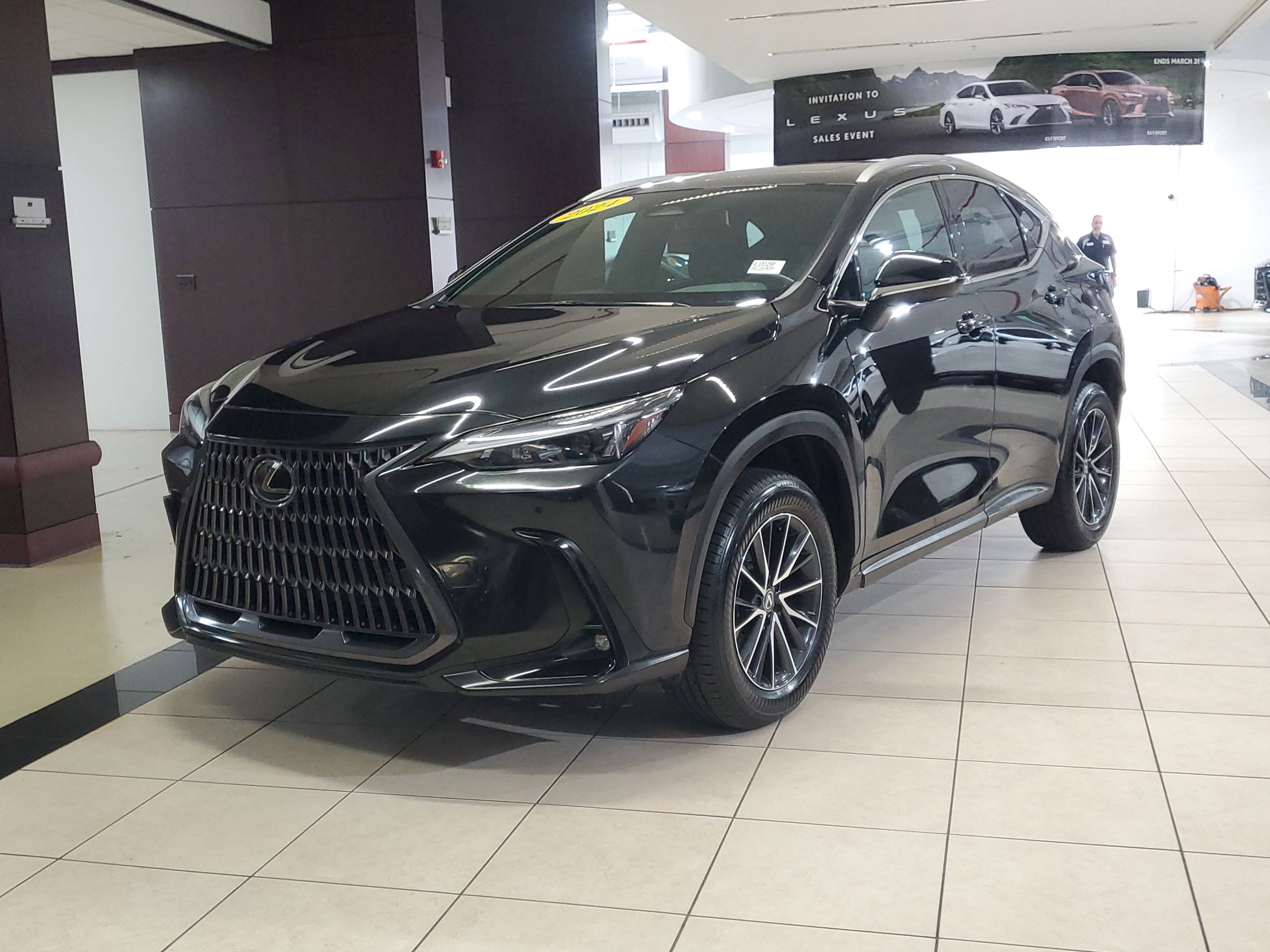 Used 2024  Lexus NX 250 Premium image 4