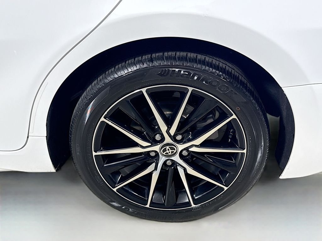 Used 2023 Ice Cap Toyota SE image 28